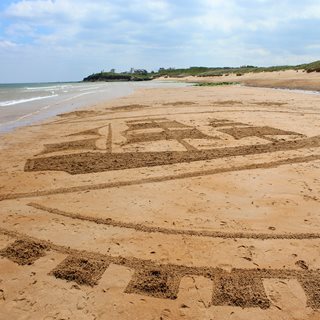 Sand art in Seaton Sluice
